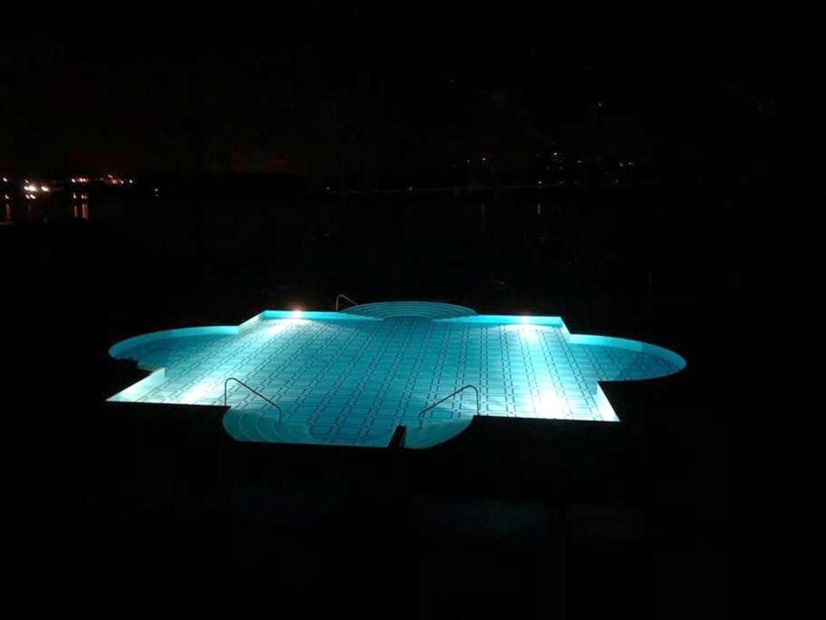 Charming Apartment In Estombar With Private Pool. Buitenkant foto