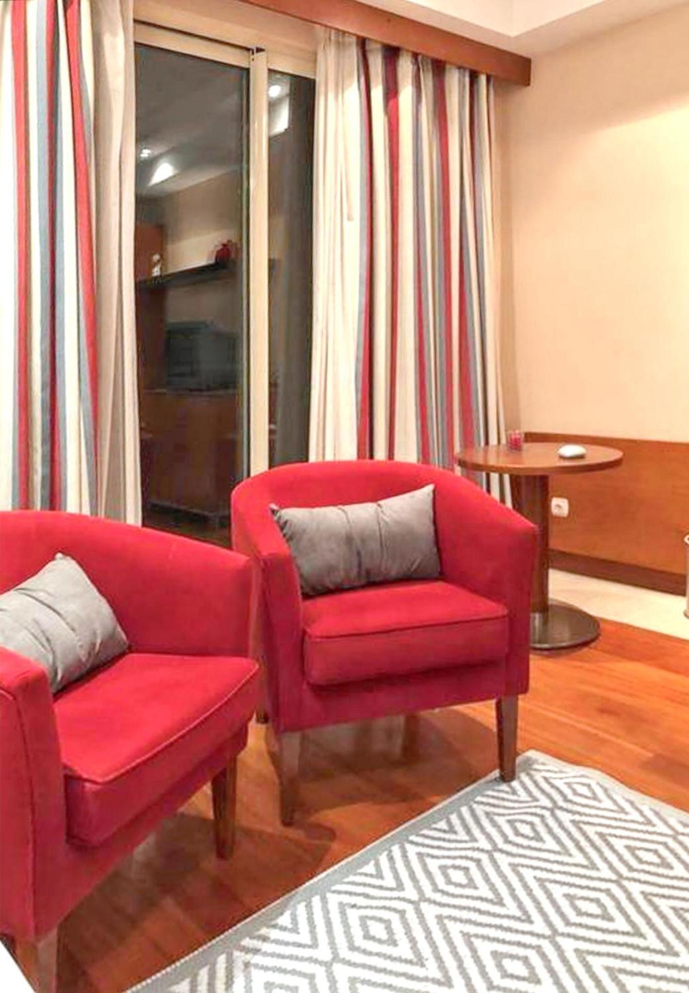 Charming Apartment In Estombar With Private Pool. Buitenkant foto